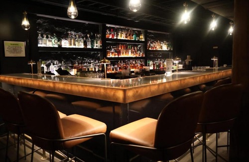 Nashville Apartment | The 1865 Nashville Experience With Speakeasy, Pool & Parking