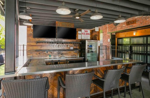 Nashville Apartment | The 1865 Nashville Experience With Speakeasy, Pool & Parking