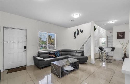 Gladeview House | The 305