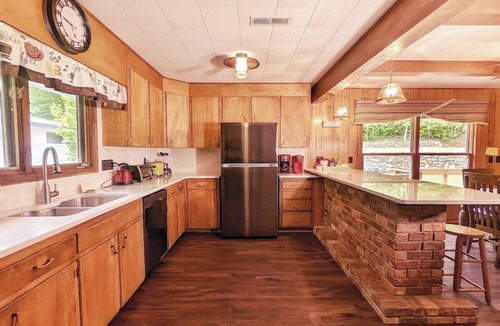 Lake Junaluska House | The Allgood Upper level home-Lake Front, Sleeps 10