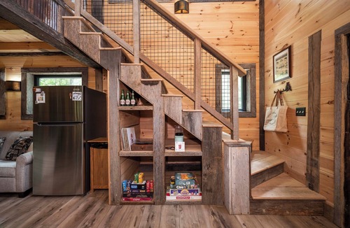 Primrose Cabin | The Barn Owl at Red River Gorge, Kentucky