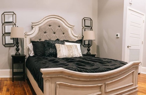 Lake City Apartment | The Blanche Room 214