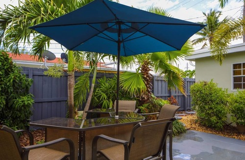 Royal Poinciana House | THE BUSH HOUSE - Premium House for 2 1BR 1BA Studio