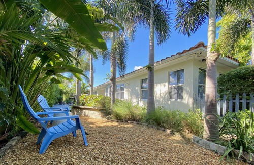 Royal Poinciana House | The Bush House - Premium Country Living for 4 - 2BR 1BA