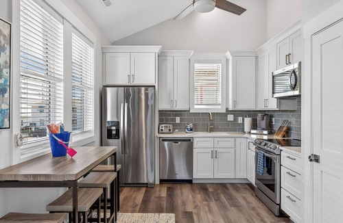 North Carolina Coast Cottage | The CODtage is amazing! 60 steps from beach, 2.5 blks to boardwalk!
