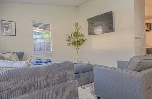 Columbus House | The Columbus Collective: 4Bed | with games