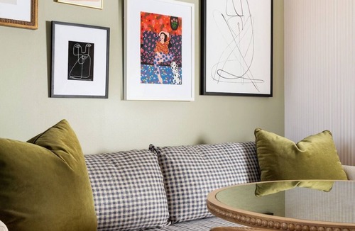 Hyde Park Hotel | The Corner King at Palihouse Hyde Park Village, Onsite Valet Parking
