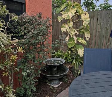 Southwest House | The Cottage at Pineapple House