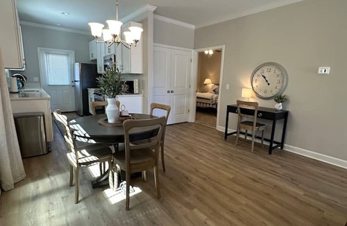 Midland City Cottage | The Cottages 3 2BR2BA Dothan Pet Friendly Gorgeous Pool, Pickle Ball court, Gym