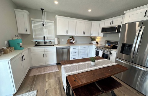 Titusville House | The Country Club Cottage NEW! Watch launches from driveway or walk to the river!