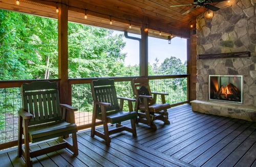Smoky Mountains Cabin | The Cozy Bear - View, Theater Room & Arcade Game!