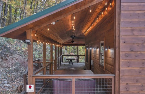 Smoky Mountains Cabin | The Cozy Bear - View, Theater Room & Arcade Game!