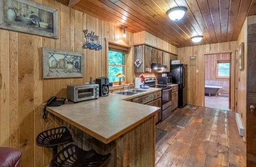 Bryson City Cabin | The Cullisia: Historic 2BR Gem with Modern Amenities