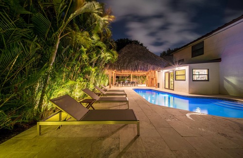 Tropic Palms House | The Delray Palms🌴 Tiki Haven of Bliss Saltwater Splash & Play 4BD Live Vibes