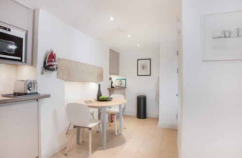 Bath Apartment | The Design Studio