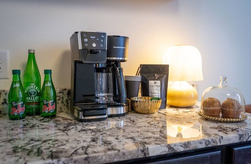 Elizabethton Apartment | The Downtown Post The Gracie Suite