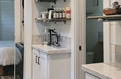 Robbinsville Cabin | The Dragonfly-Pet Friendly - Electric Fireplace- Wifi