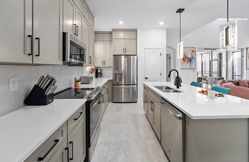 Florida Center House | The Dreamy | NEW dream villa w 2 theme BRs, pool - dream location near Universal