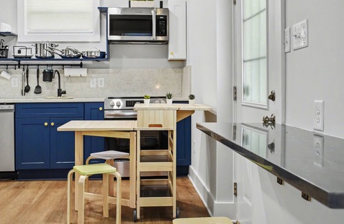 Atlanta House | The Dresden Den - Private Guest Suite & Covered Parking