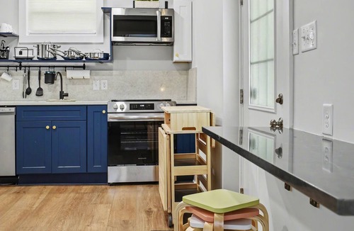Atlanta House | The Dresden Den - Private Guest Suite & Covered Parking