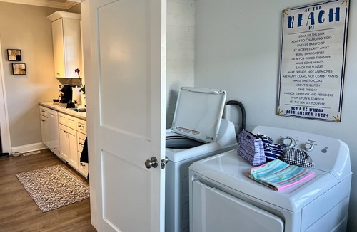 Statesville House | The Elm: 1923 Bungalow - Historic Downtown District