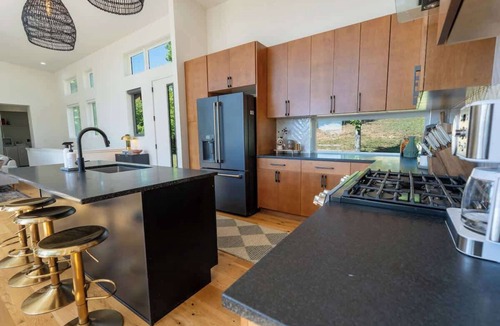Young Harris House | The Eyrie | Luxe Mountain Retreat | Hot Tub | View