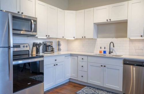 Floyd Apartment | The Farmer's Supply-Unit 201 in Historic Downtown Floyd