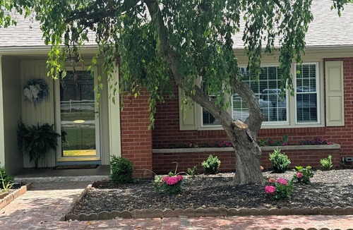 Bardstown House | 🌾 The Farmwife’s Hideaway 🌾 Small-town comfort with farmhouse charm.