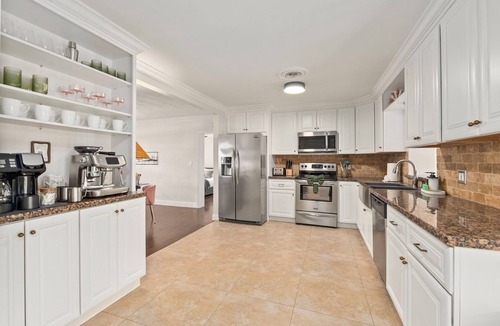 Stuart House | The Flamingo House: Pool, Hot tub, Game Room