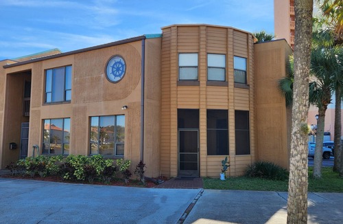 Le Barons Of Titusville Apartment | The Fly Fish Flat