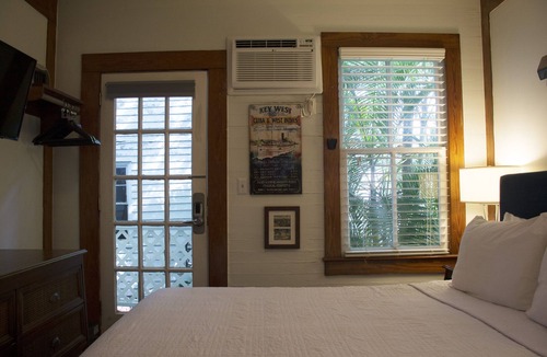 Historic Seaport Bed & Breakfast | The Garden House