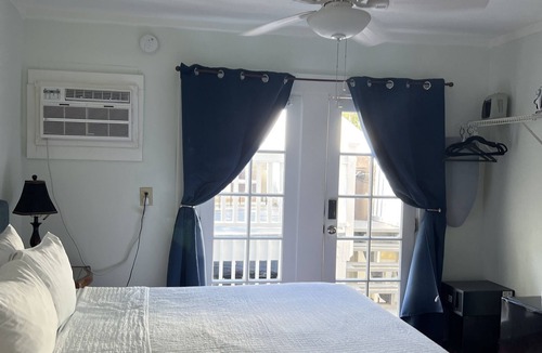 Historic Seaport Bed & Breakfast | The Garden House