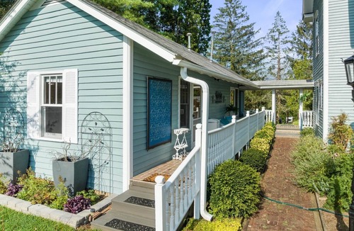 Weaverville Cottage | The Garden Studio at Blue Ridge Hideaways