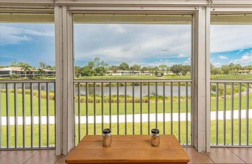 East Naples House | The Glades Unit 4- Beautiful Naples Condo with Golf Course views!