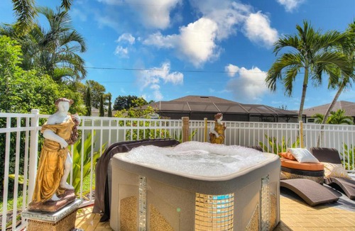 Trafalgar Villa | The Golden Palace Villa