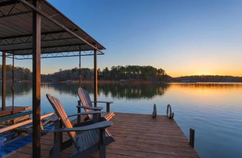 Gainesville House | The Goldeneye Getaway with Dock! home