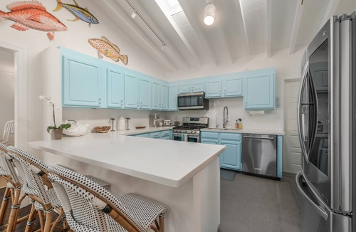 Southside House | The Grand Palm Château - Luxury Family Home | Pool