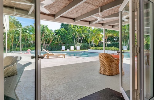 Southside House | The Grand Palm Château - Luxury Family Home | Pool
