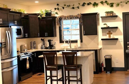 Rocky Hill House | The Grove at Middlebrook