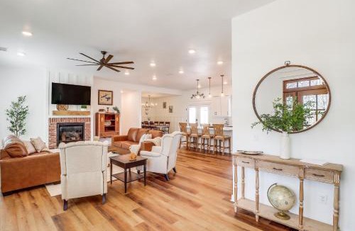 Heber Springs House | 'The Hamilton Heber Springs' Home w/Hot Tub!