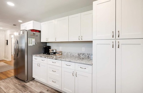 Savannah House | The Happy Hideaway-Lake Mayer Southside Savannah