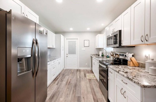 Savannah House | The Happy Hideaway-Lake Mayer Southside Savannah