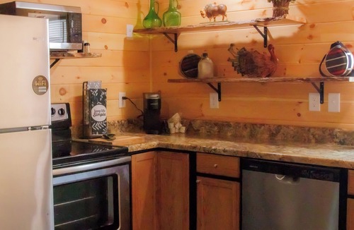 New Tazewell Cabin | The Highlands Cabin ~ Norris Lake Views & Modern Comfort