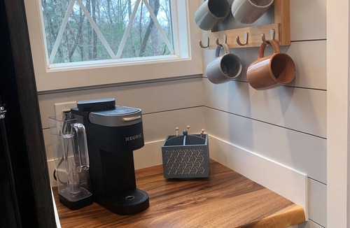 Flat Rock Apartment | The Honey Crisp @ Backyard Apple Cottages