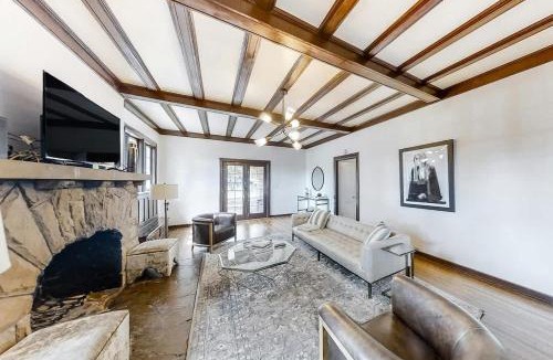 Eastwood House | The Howe House