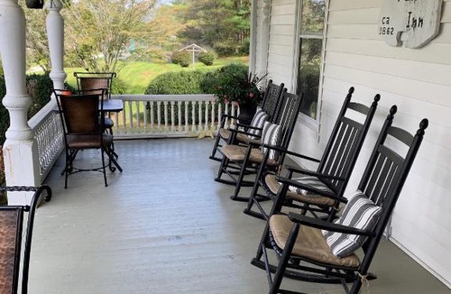 Pisgah Forest Bed & Breakfast | The Inn at Key Falls Estate