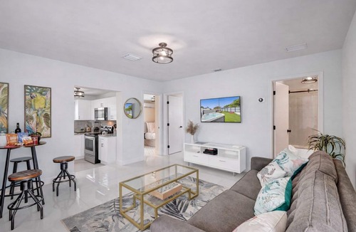 West Little River Apartment | The Island Shoes