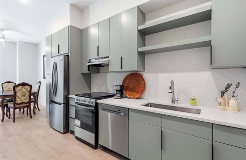 Metropolitan Apartment | The Jardin Myrtle Suite | Near Downtown
