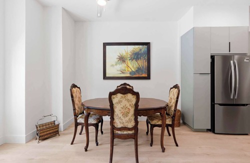 Metropolitan Apartment | The Jardin Myrtle Suite | Near Downtown