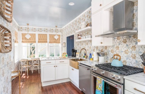 Downtown Charleston House | The Jasmine Suite | Revisit History